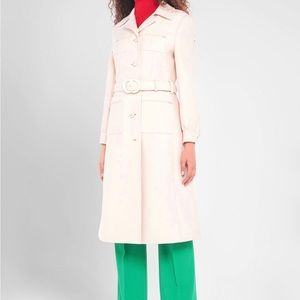 Gucci ivory trench coat. Size 46. US 10-12. GG logo belt.